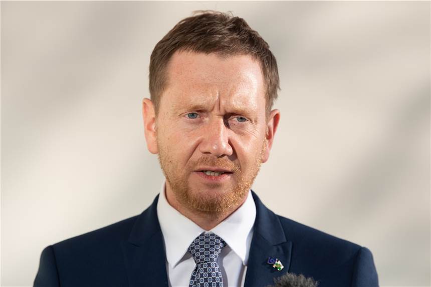 „Absolut schäbig“: Sachsens Ministerpräsident kritisiert Corona-Demos im Hotspot-Landkreis Sachsens Ministerpräsident Michael Kretschmer (CDU) hat klare Worte zu den Corona-Demonstrationen im Erzgebirgskreis gefunden.
