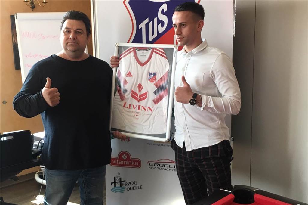 TuS Bövinghausen angelt sich einen ehemaligen Erstliga-Spieler aus Bosnien Safet Dzaferoski (l.), stellvertetender Vorsitzender des TuS Bövinghausen, freut sich auf den Neuzugang Ervin Catic.
