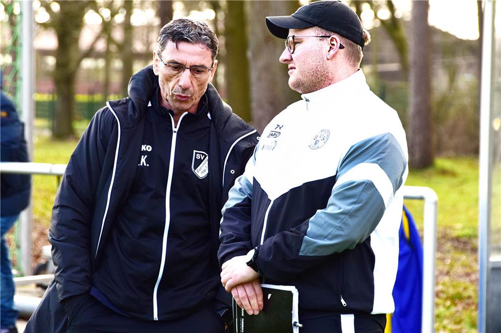 Vorgezogene Spiele enden ohne Sieger Sah ein ordentliches Spiel seiner Mannschaft: LSV-Trainer Sven Kmetsch (l.).