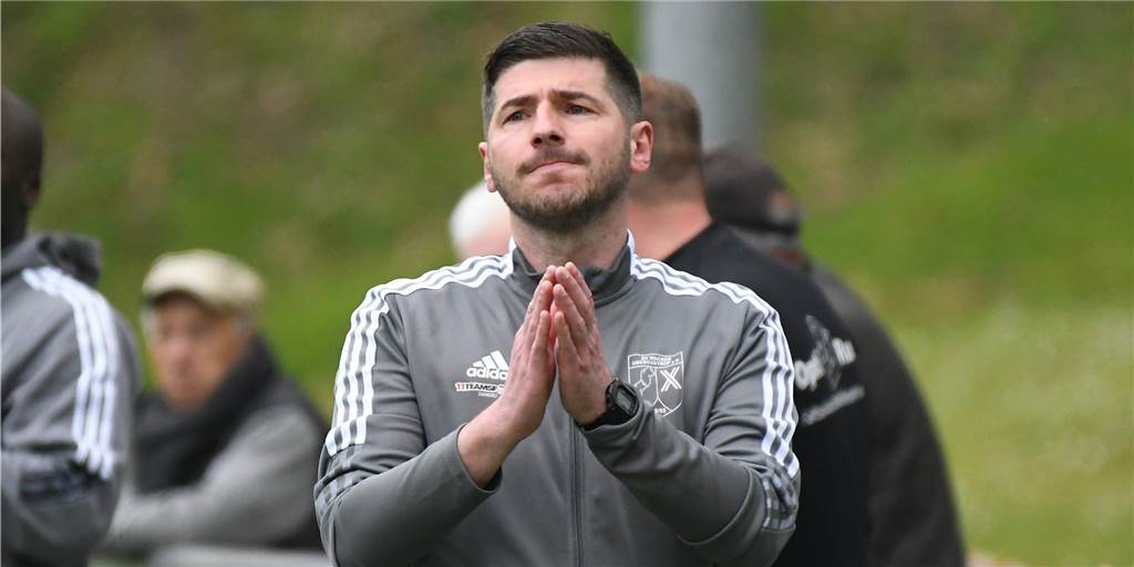 Beim DSC Wanne: Zwei der vier Tore gehen auf das Konto des SV Wacker Obercastrop Sah eine 1:3-Niederlage seine SV Wacker beim DSC Wanne: Trainer Aytac Uzunoglu.