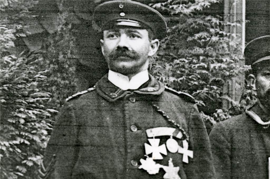 Nur zwei Frauen der achtköpfigen Familie Rose überlebten die NS-Zeit Salomon Rose diente als Soldat im ersten Weltkrieg.