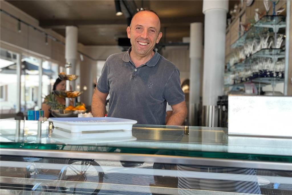 Zu heiß für Eis: Dolce Vita schließt am heißesten Tag des Jahres sogar früher Sam Osmani vom Eiscafé Michele