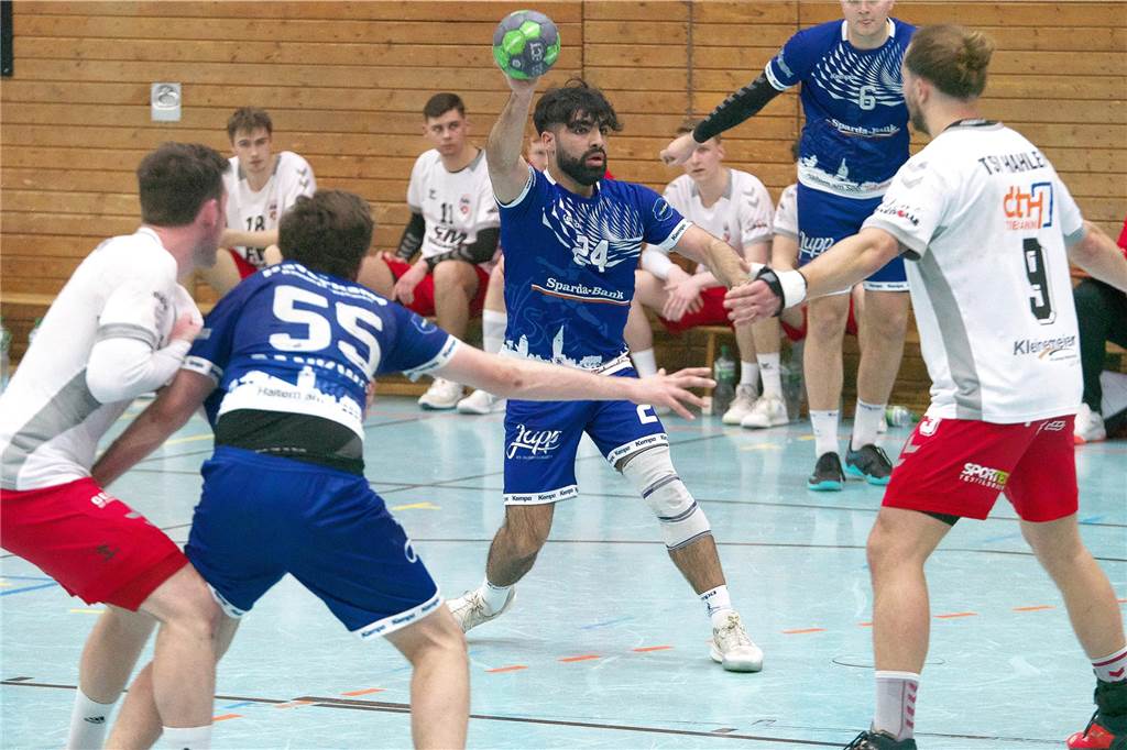 Der Kader bleibt ziemlich klein Sam Ramin ist einer von mehreren Spielern, die gerade beim HSC Haltern-Sythen ausfallen. Erneut wird das Team von Daniel Schnellhardt auf Hilfe aus der zweiten Mannschaft zurückgreifen müssen.