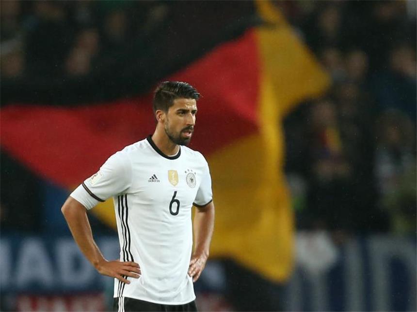 DFB-Elf ohne Khedira gegen England Sami Khedira wird nicht gegen England spielen. Foto: Friso Gentsch
