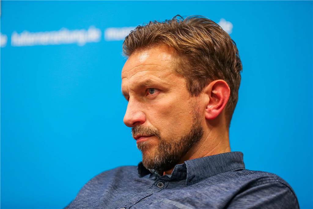 Aplerbeck steigt mit Reserve ab: Mannschaft zurückgezogen - neues Team in den Startlöchern Samir Habibovic, der Sportliche Leiter des ASC 09 Dortmund, will mit der neuen Zweiten vorerst nicht aufsteigen.