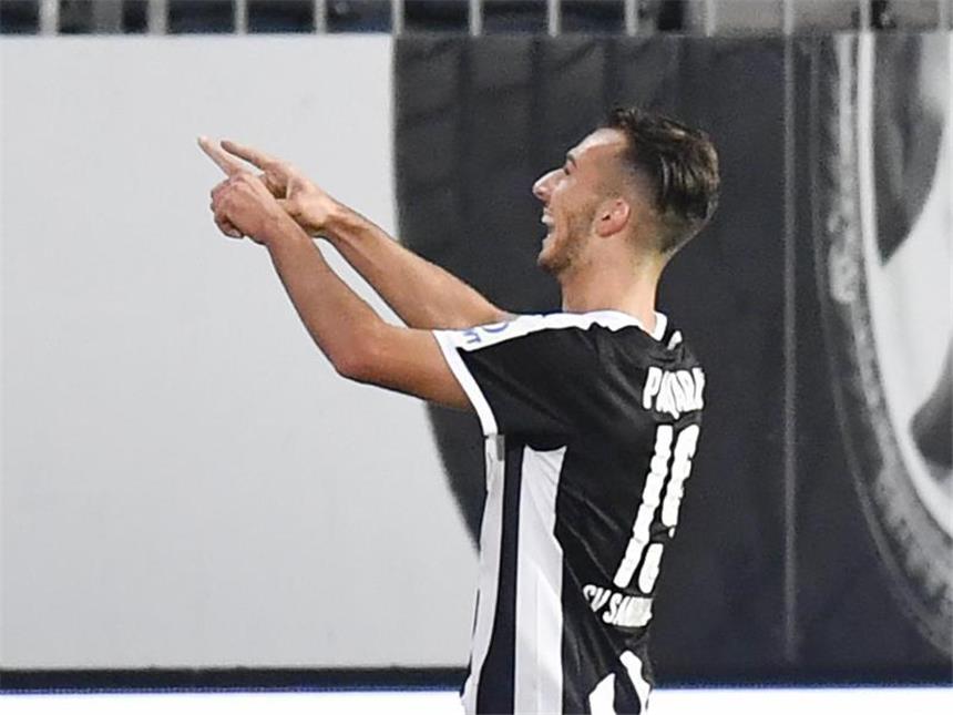 SV Sandhausen löst Holstein Kiel als Tabellenführer ab Sandhausens Torschütze Leart Paqarada bejubelt seinen Treffer zum 1-0 gegen Union Berlin. Foto: Thomas Kienzle