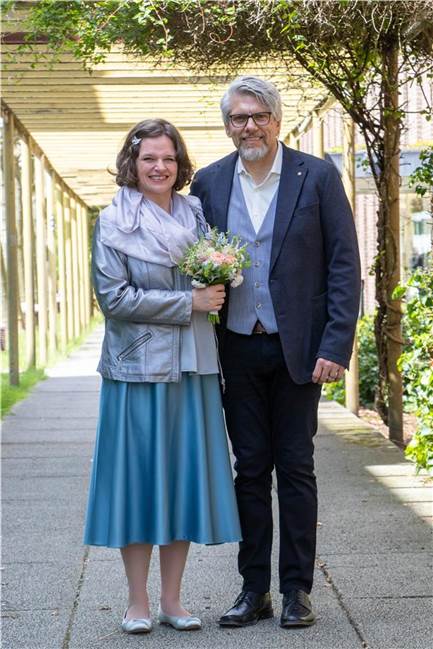 Musik-Duo gibt sich das Ja-Wort: Sandra und Markus Rüther heiraten Sandra (geborene Krause) und Markus Rüther gründeten Ende 2020 das Musikduo „Sandmark".