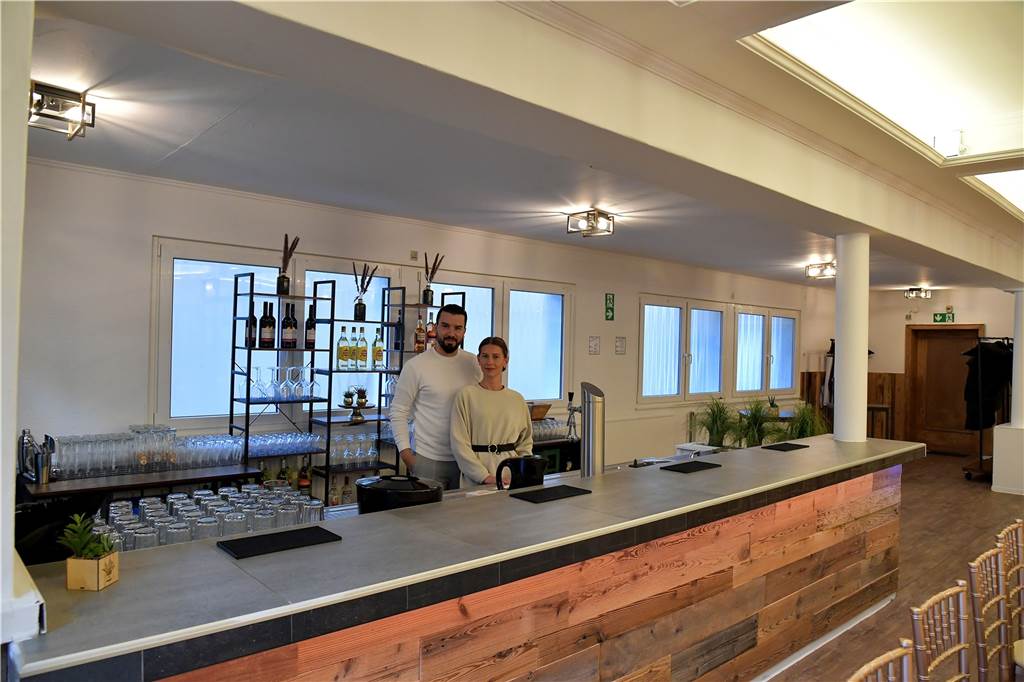 Corona: Stolzenhoff sagt Silvesterparty ab - woanders wird gefeiert Sandra und Anas Malek sind die neuen Pächter im Haus Bäcker. Sie haben umfangreich renoviert und wollen die Event-Location mit einer Silvester-Party eröffnen.