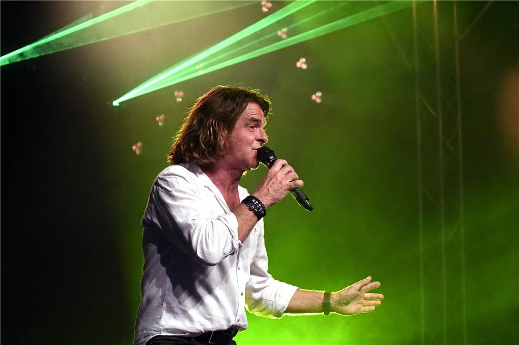 Sandy Wagner bei der Solidarfonds-Schlagerparty 2023 in der Europahalle.