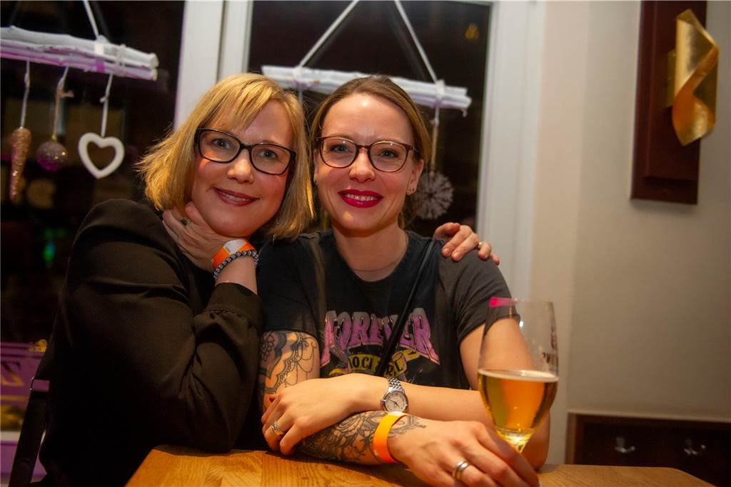 „Santa Claus ist comin´ to town“: DJ Dölfi (Wolfgang Dietel), DJ Felti (Arne Feldmann) und DJ Schenko (Markus Schenk) legten im Café Zentral und im Mühlentor auf und sorgten für allerbeste Partystimmung.