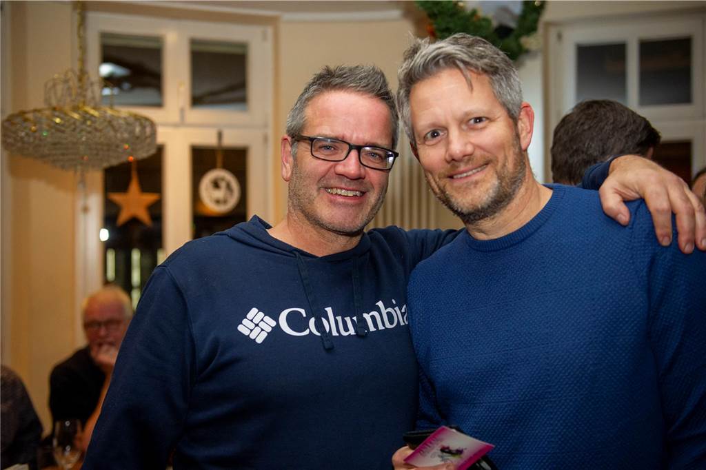 „Santa Claus ist comin´ to town“: DJ Dölfi (Wolfgang Dietel), DJ Felti (Arne Feldmann) und DJ Schenko (Markus Schenk) legten im Café Zentral und im Mühlentor auf und sorgten für allerbeste Partystimmung.