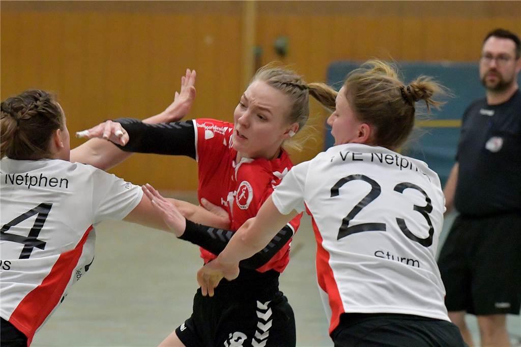 Schwere Verletzung überschattet Niederlage des VfL Brambauer: „Das war ein Schock“ Sarah Bauer gehörte mit fünf Treffern zu den erfolgreichsten Schützinnen des VfL Brambauer.