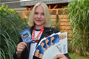 Sarah Elia Gloddeck hat bei Instagram mehr als 15.000 Abonnenten.