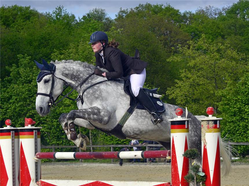 Reitelite gibt sich die Ehre Sarah Wilpers geht für den gastgebenden RV Ottenstein an den Start.