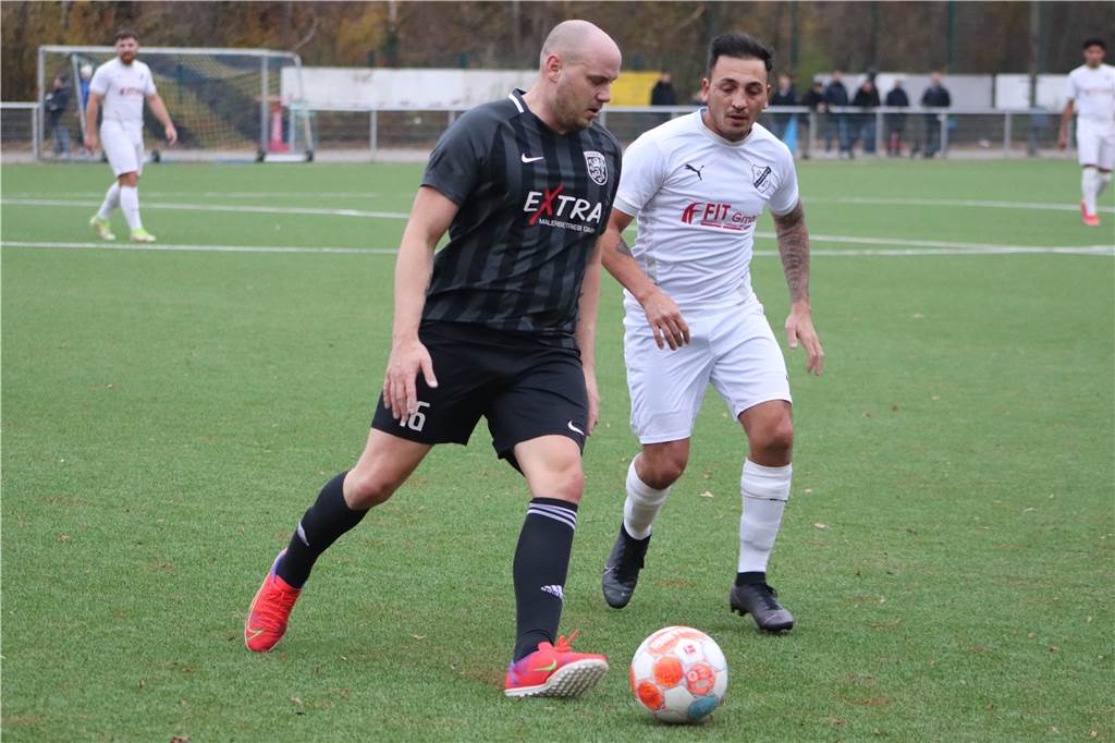 Lüner SV verliert Teil der Sportlichen Leitung Sascha Ambacher (l.) half in der laufenden Saison auch als Spieler in der zweiten Mannschaft aus.