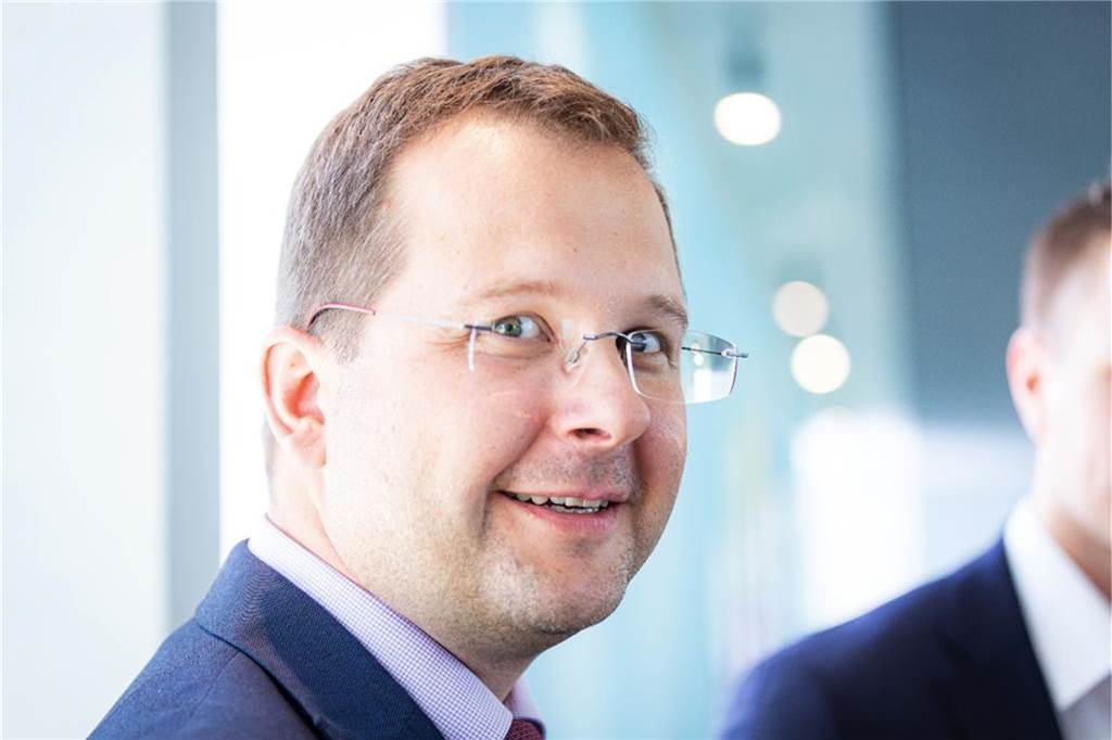 Pädagogische Tage an Schulen in der Pandemie – Eltern fragen: „Muss das sein?“ Sascha Kudella hat zwei Kinder auf Schwerter Schulen. Er sagt: "Ich kann verstehen, dass Eltern genervt sind. Aber Fortbildung ist wichtig."