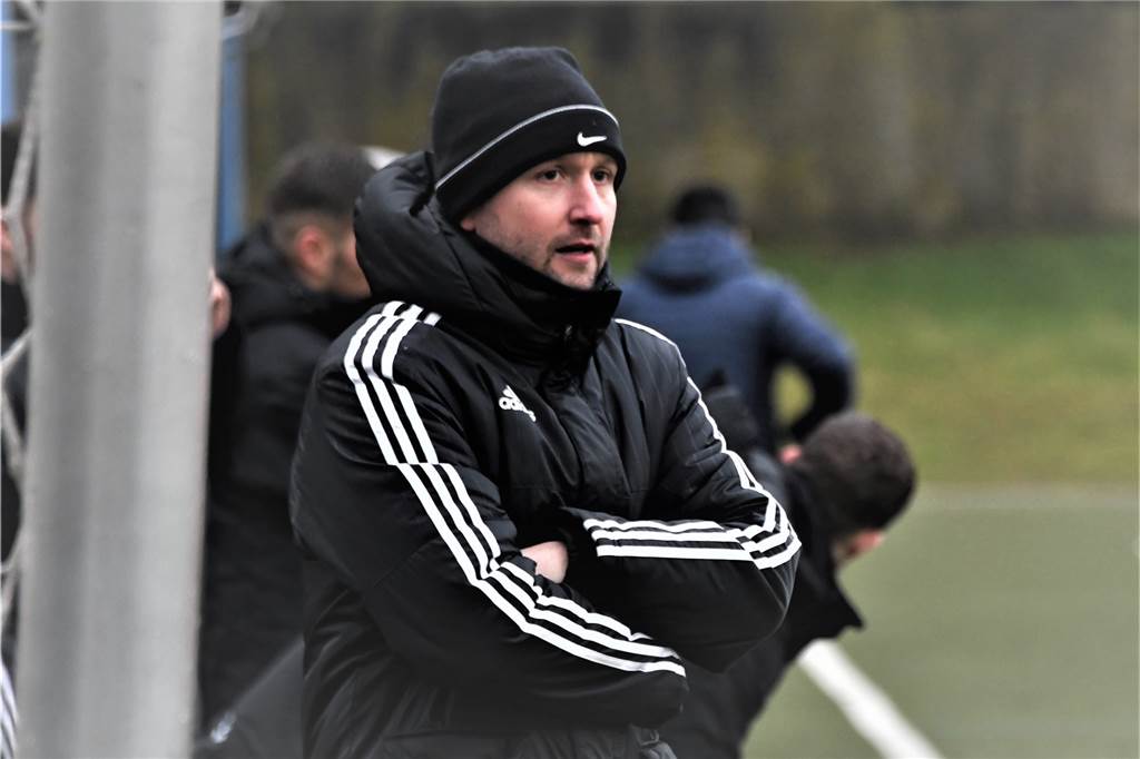 SC Hennen: Talentiertes Urgestein erklärt, warum er den Klub nach Castrop-Rauxel verlässt Sascha Rammel, Trainer des FC Frohlinde.
