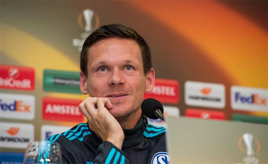Sascha Riether hat noch Lust auf Schalke Sascha Riether kann sich gut vorstellen auch in der kommenden Saison auf Schalke die Fußballschuhe zu schnüren.