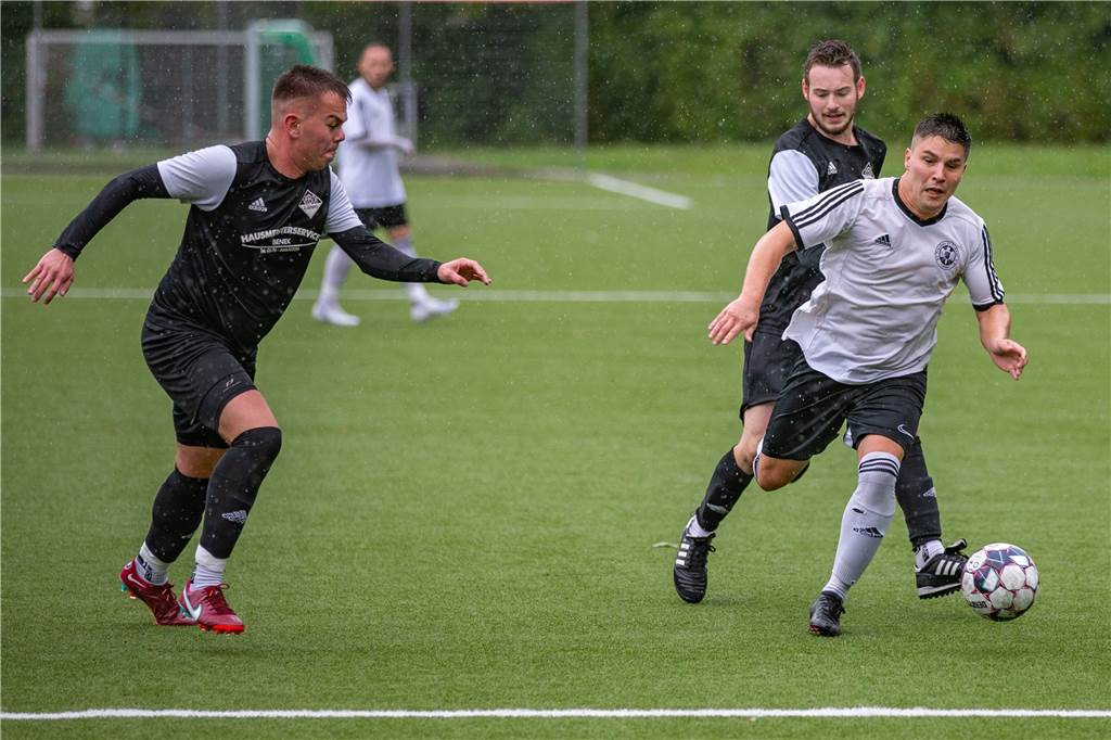 Kurioser Platzverweis beim SV Preußen Sascha Umlandt (r.) fehlt dem SVP im nächsten Spiel.