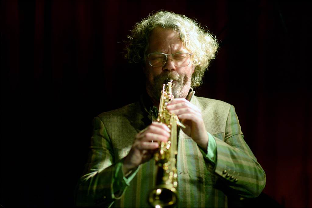 Zehn Jahre artpark: Sommerfest zur Sommersonnenwende Saxophonist Reiner Witzel wird sein Talent zeigen.