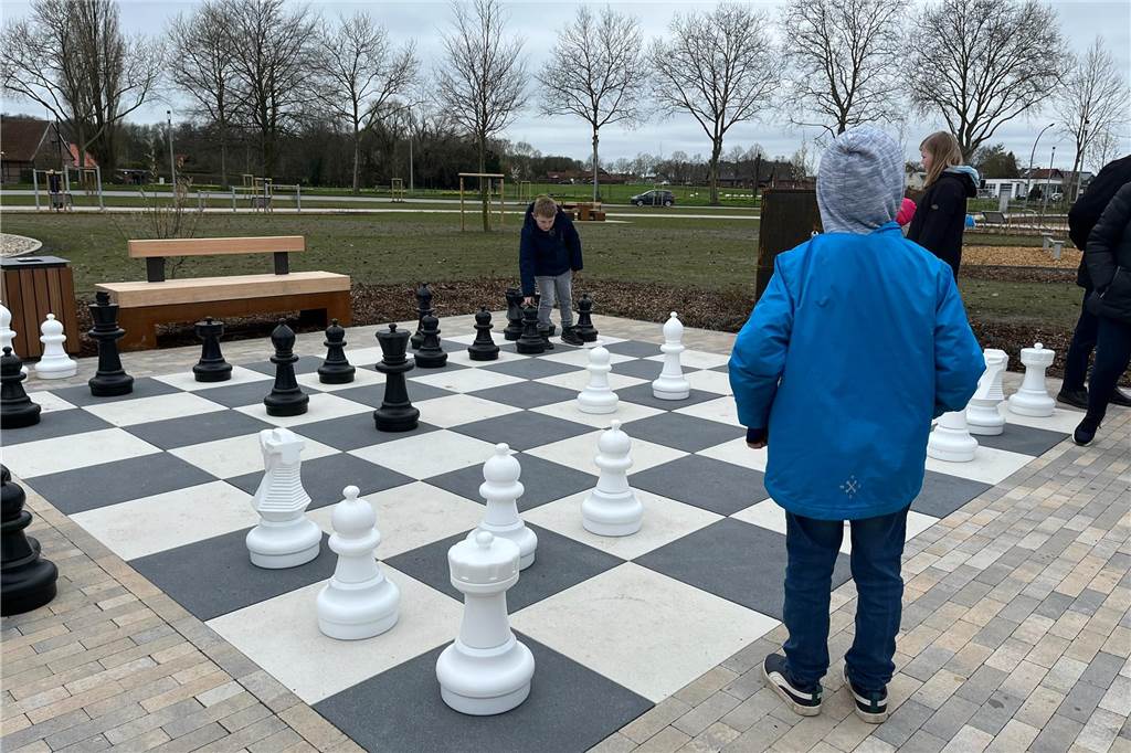 Neuer Bürgerpark in Raesfeld eröffnet: „War die richtige Entscheidung“ Schachbegeisterte kommen im neuen Raesfelder Bürgerpark voll auf ihre Kosten.