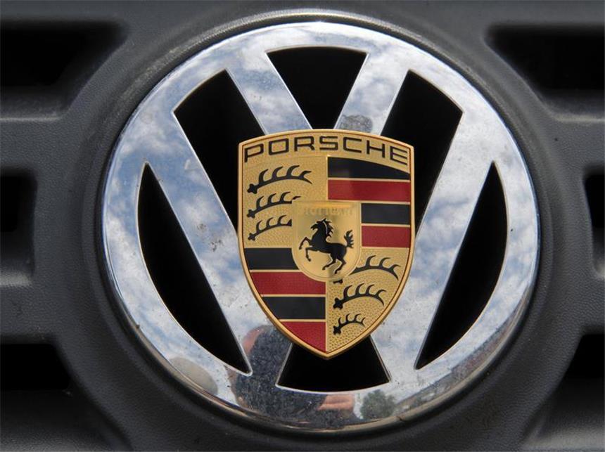 Anwälte fordern Milliarden-Schadensersatz von VW Schadenersatzforderungen wegen der gescheiterten Übernahme durch Porsche sollen auf VW ausgeweitet werden. (Symbolbild)