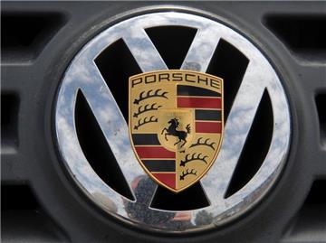 Schadenersatzforderungen wegen der gescheiterten Übernahme durch Porsche sollen auf VW ausgeweitet werden. (Symbolbild)