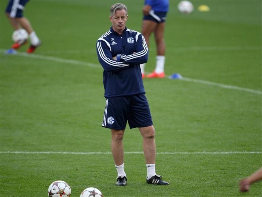 Schalke beim FC Chelsea mit großen Personalproblemen Schalke-Coach Jens Keller hat etliche Personalsorgen. Foto: Ina Fassbender