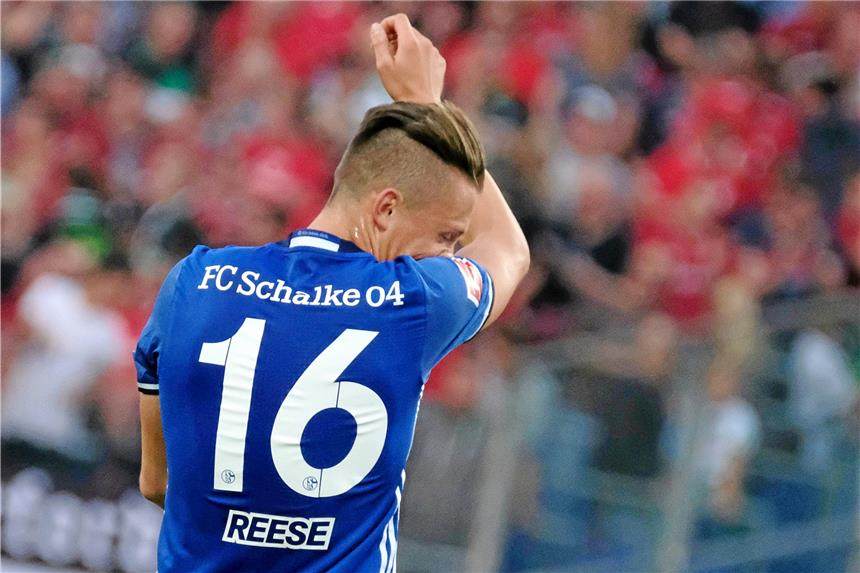 Schalke Fabian Reese braucht Spielpraxis, um sich weiterzuentwickeln. Eine Ausleihe nach Aue scheiterte zuletzt aber.
