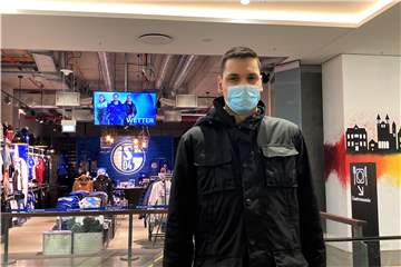 „Schalke hat die besten Fans“, sagt Palais-Vest-Kunde Dean Singh.