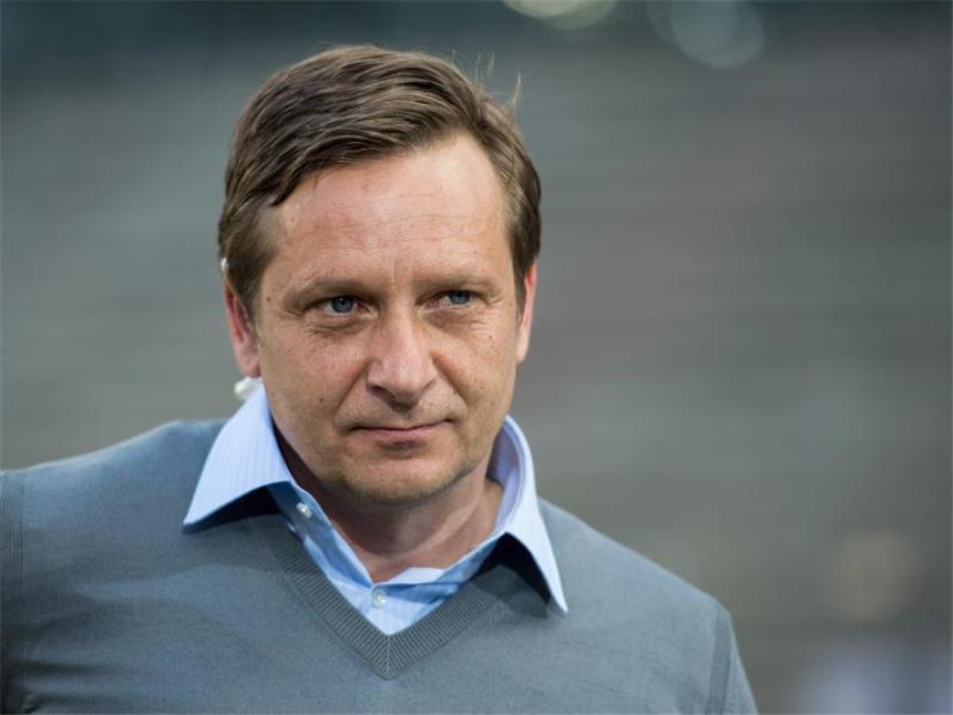 Schalke-Manager Horst Heldt war mit der Leistung der Spieler überhaupt nicht zufrieden.