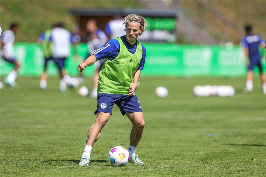 Keine Rücksicht auf Namen und Verdienste: Schalke plant wohl nicht mehr mit Lino Tempelmann.