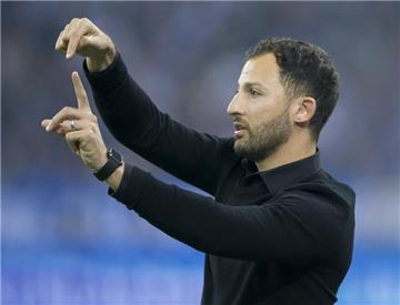 Schalke-Trainer Domenico Tedesco bewertete das 1:1 gegen Leverkusen als "gerecht und okay".