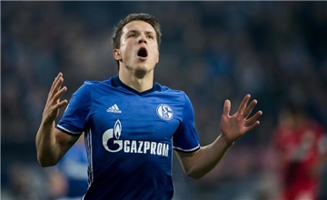 Schalke will Leihspieler Yevhen Konoplyanka fest verpflichten.