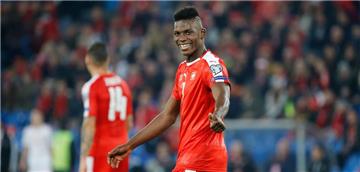Schalkes Angreifer Breel Embolo feierte am Samstag sein Comeback für die Schweizer Nationalmannschaft. Er wurde nach 63 Minuten eingewechselt. „Ich versuche, so viele Minuten wie möglich zu bekommen“, sagte der Stürmer.