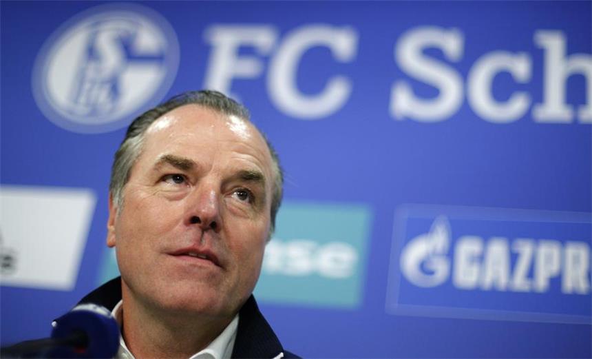 Schalke-Chef Tönnies will mit Tedesco hoch hinaus Schalkes Aufsichtsratsvorsitzender Clemens Tönnies will mit dem neuen Coach Domenico Tedesco wieder an erfolgreichere Zeiten anknüpfen.