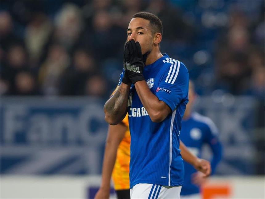 Aogo fehlt weiterhin - Goretzka trainiert individuell Schalkes Dennis Aogo droht gegen Asteras Tripolis auszufallen. Foto: Guido Kirchner