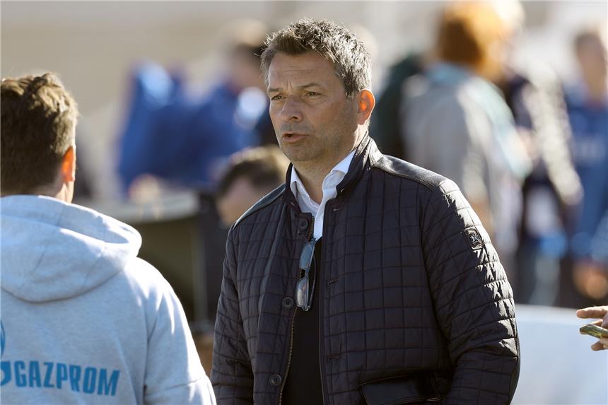 Schalke-Manager Heidel und Bierhoff haben sich versöhnt Schalkes Manager Christian Heidelund Oliver Bierhoff haben sich ausgesprochen.