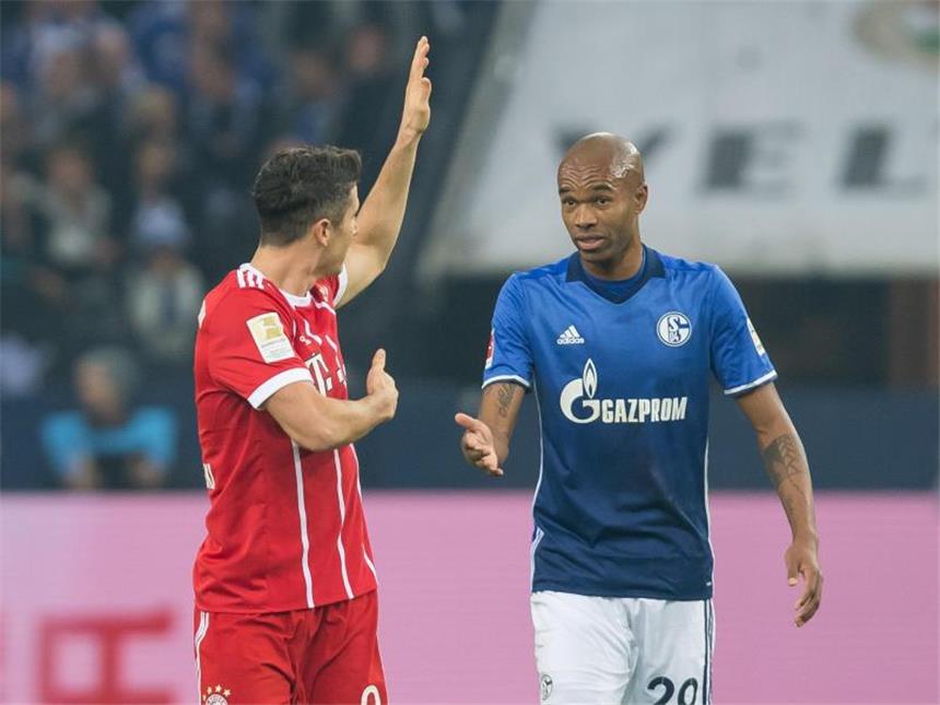 Naldo ist ein Fan von Tedescos Videoanalysen Schalkes Naldo (r.) erlebte in seiner Profi-Laufbahn bisher fünf Trainer. Für Domenico Tedesco hat er viele lobende Worte.