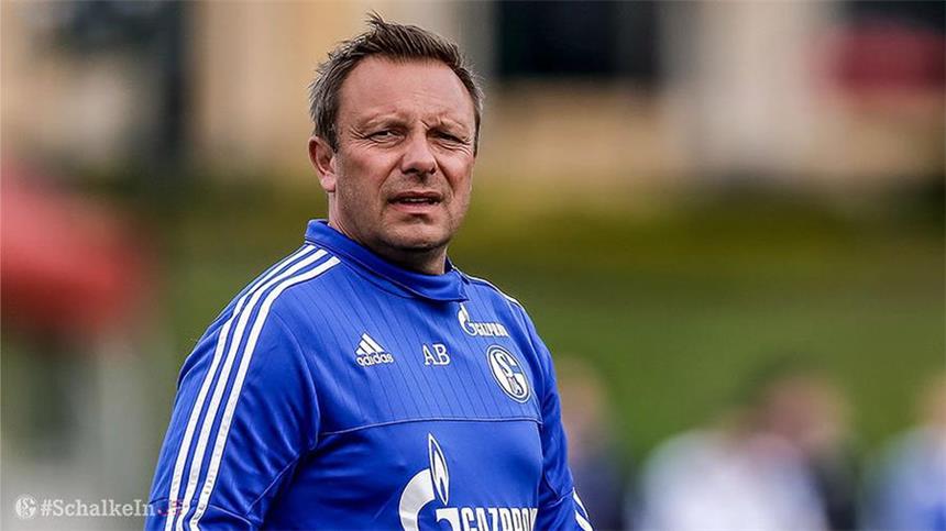 Ohne Übergewicht ins Pressing-Training Schalkes Trainer André Breitenreiter ist zufrieden mit dem Fitnessstand seiner Profis.