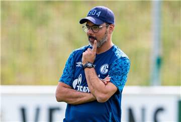 Schalkes Trainer David Wagner: Vor der Abreise aus Herzlake noch „eine Leuthard-Einheit“.