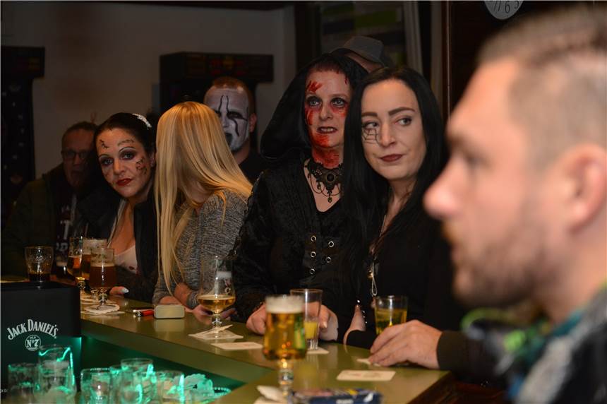 Schaurige Kostüme gab es zu Halloween im Haus Uebersohn zu sehen.