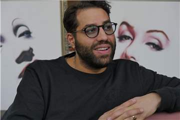 Schauspieler Kais Setti kam zur Preisverleihung am Samstag (27.11.) nach Lünen. Die Entscheidung über den Schauspiel-Preis traf er per Zoom-Konferenz.