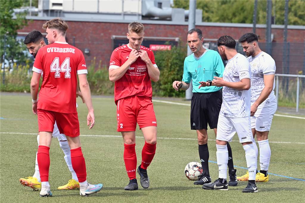 Derbys, kuriose Spielverläufe und Kantersiege: Sechs A-Kreisliga-Highlights der Hinrunde Schiedsrichter Markus Weber sah am 1. Spieltag ein Schützenfest.