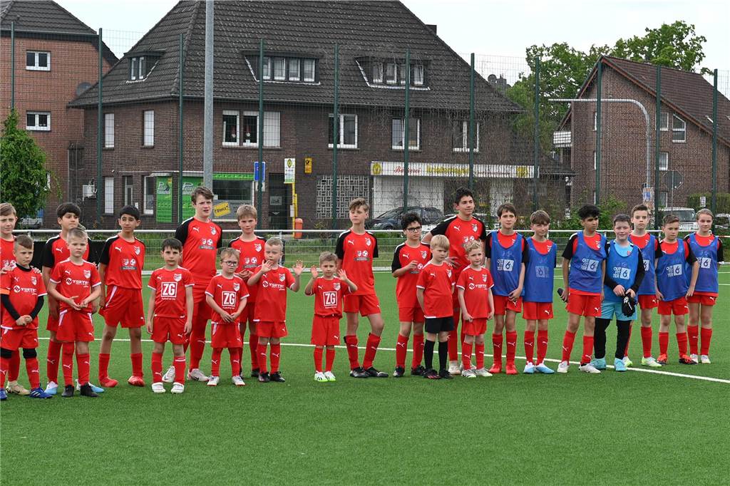 Schiedsrichter und Influencer "Qualle" zu Besuch in Dorsten, 4.5.2024