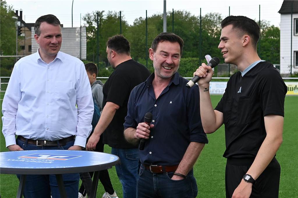Schiedsrichter und Influencer "Qualle" zu Besuch in Dorsten, 4.5.2024