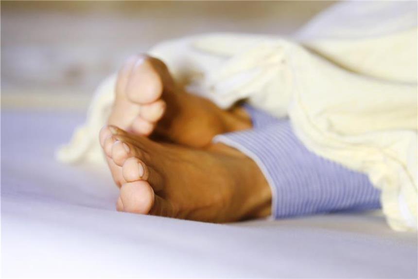 Andauernde Schlafstörungen mit Arzt besprechen Schlafstörungen können ernste Erkrankungen zur Folge haben. Betroffene sollten unbedingt einen Arzt konsultieren. Foto: Karl-Josef Hildenbrand