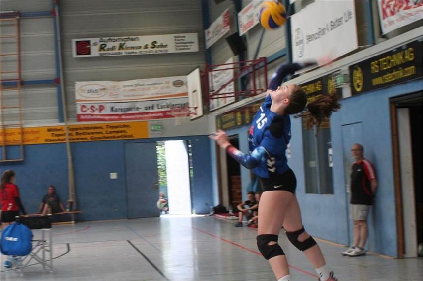 15-jähriges Volleyball-Talent Marla Bergmann trumpft bei den Oberliga-Damen des TV Werne auf Schlagkräftig: Marla Bergmanns Stärken liegen im Angriff.