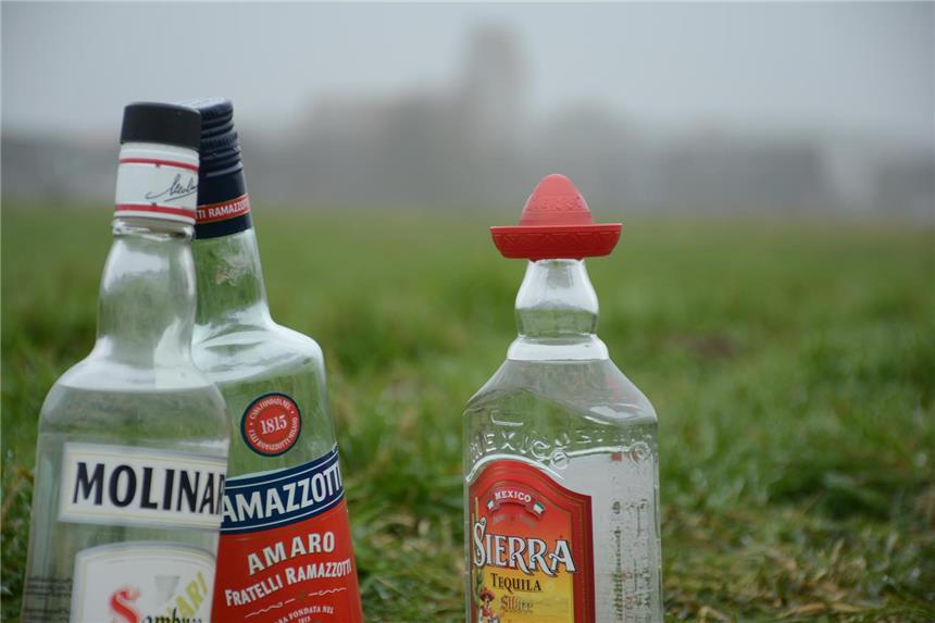 Jugendliche betrinken sich seltener Schnaps im Schatten der Karnevalsumzüge in Wüllen und Ottenstein? Ordnungsamt und Jugendwerk wollen gemeinsam darauf achten, dass vor allem Jugendliche nicht an harten Alkohol gelangen.