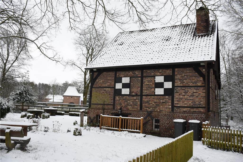 Schnee hat Haltern in eine weiße Winterlandschaft verwandelt. Wir waren in der Innenstadt, in Lavesum, Sythen und am Silbersee.